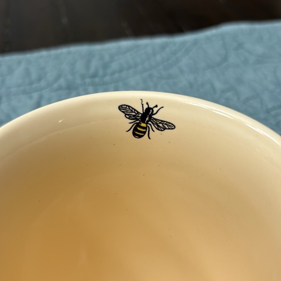 Madison Studio Bumble Bee and Flowers Coffee Cup/Mug. Victor Hugo. - Picture 4 of 7